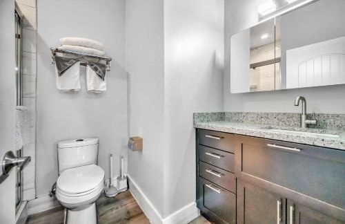 Cle Suites 2BR 1BA 5 min Walk to Cle Clinic #9 - Foto 10