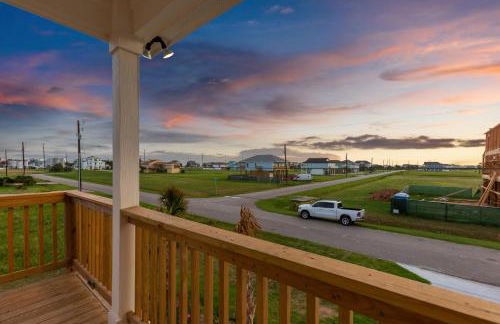 Cozy 3 Bedroom Family Beach Home in Galveston - Photo 19