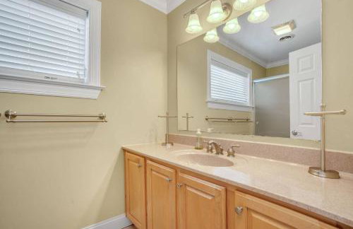 Diving Duck - Waterfront home w Hot tub & Boat dock & King Bed - Foto 37