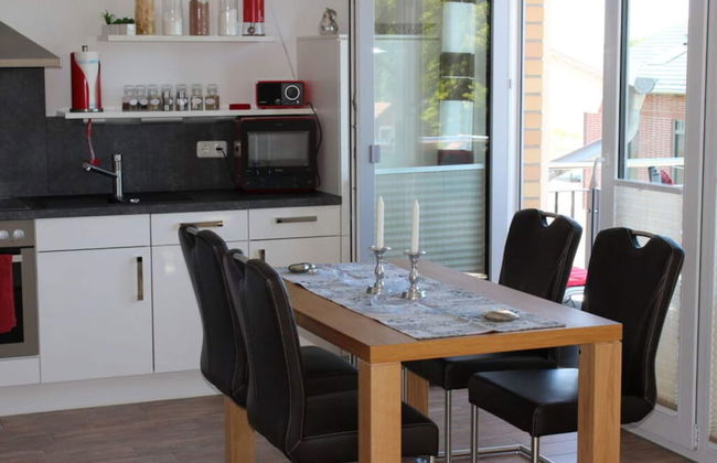 Beach Apartment With sea Views - Photo 5