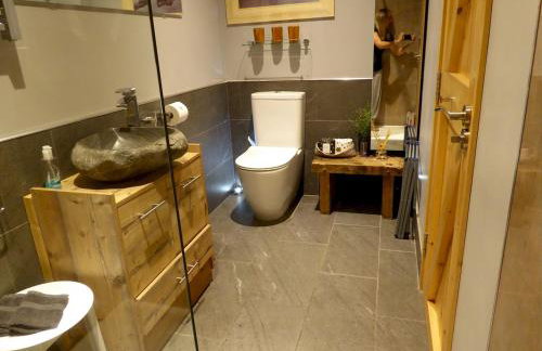 Pass the Keys Mistral Coastal Cabin - Dungeness sleeps 23 - Photo 25