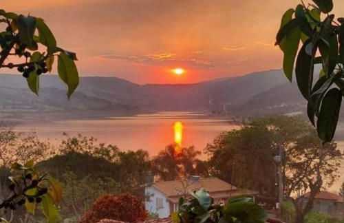 Refugio a Beira do lago Piscina Churrasqueira Vista privelegiada para o Por dos sol Canto dos Passaros - Foto 3