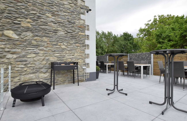 Serene Garden Retreat - Photo 29