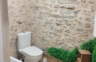 Chez Jérôme, au pied de la cité médiévale - Foto 23