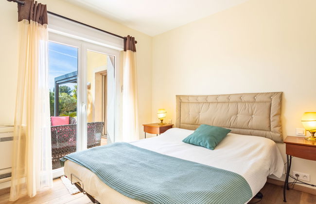 3 bedroom House in Bormes-les-Mimosas with private pool and garden - Photo 9