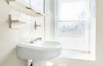 Chic 4BR Dwelling with Backyard in Philadelphia - Foto 37