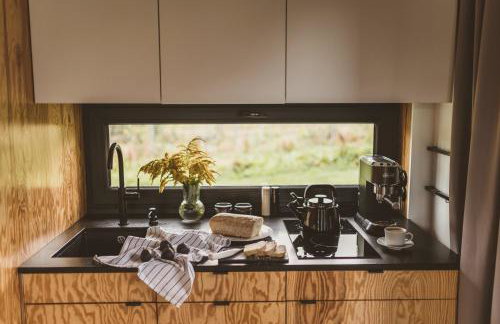 WymarzONE domki- z prywatnymi jacuzzi i kominkiem - Foto 14