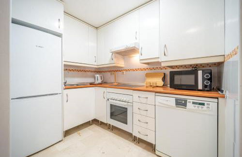 Wonderful Golf & Beach Apartment with front Seaview and Pool - Foto 12