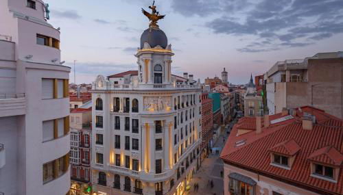 Edificio Fénix by Plaza Mayor Apartamentos - Photo 2