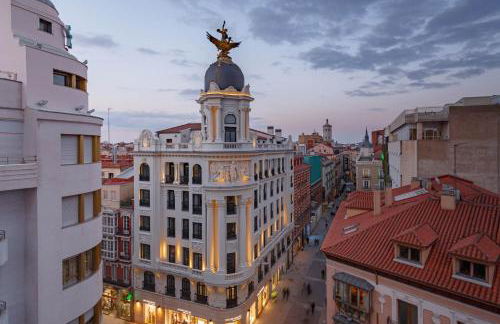Edificio Fénix by Plaza Mayor Apartamentos - Photo 2