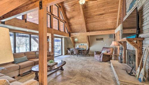 Lakeside Haven with Sandy Beach, Sleeps 12, 3 Bath - Foto 1