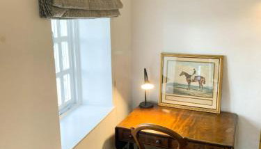 2 Stable Cottage, Llanbethery - Photo 3