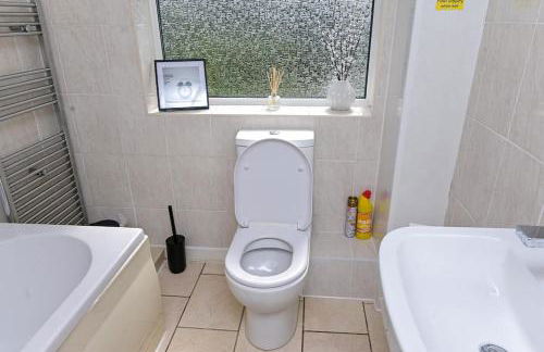 3 Bedroom House Manchester with en-suite Free Wifi and Parking - Foto 41