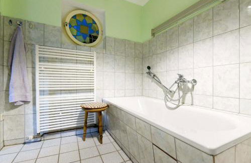 Cottage near centrum, paradise - Photo 22