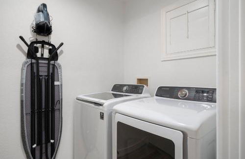 Large Pool With Diving Board, Remodeled 3bdrm, Near State Farm STDM and More! - Foto 50