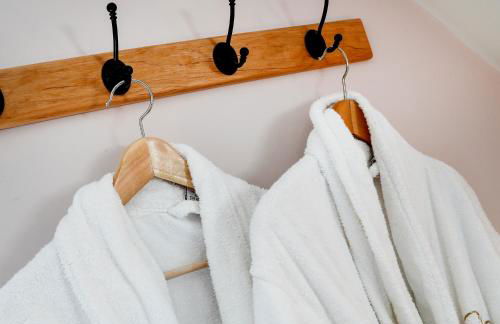 Castle Hideaway in the Cotswolds - Photo 17