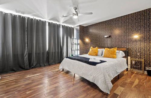 Beautiful Apt in Downtown W/ Pool | Parking - Foto 20