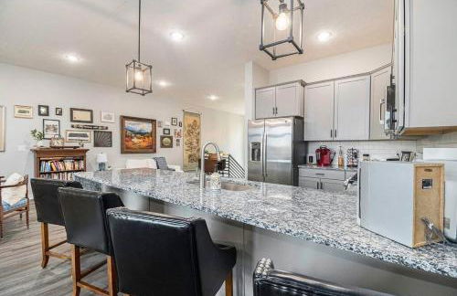 Luxurious Midtown Retreat with Elevator Access - Foto 19