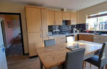 Sizeable 4 bed property on Huntingdon Ring road - Foto 9