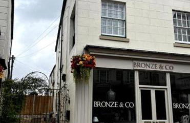 The Snug Studio Apartment - Photo 2