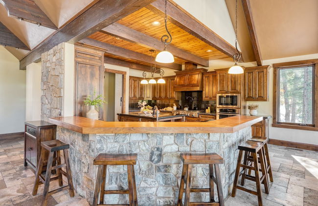 Big Pine by Avantstay Stunning Secluded Oregon Home w/ Hot Tub - Foto 10