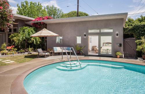 Mid-Mod Retro Private Studio & Pool - Foto 1