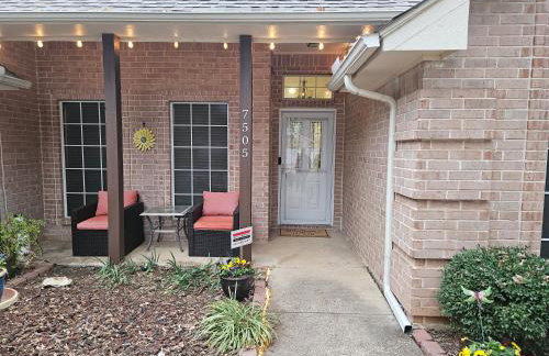 DFW Family Fun Retreat Game Room Pool Table Air Hockey Arcade Work Space Grill BBQ Firepit - Foto 77