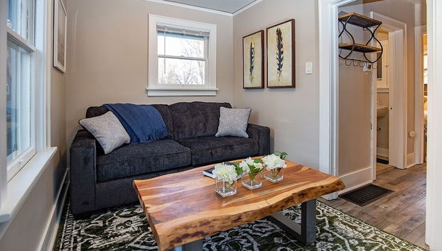 Cozy Carriage House - Walk to UNC + Free Bikes - Foto 2, Profilbild