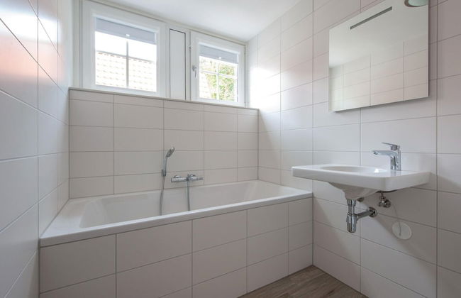 Relax in Coastal Luxury - Photo 8