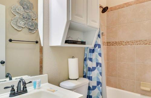 Unwind Fireside! Harker Family Retreat with Yard - Foto 21