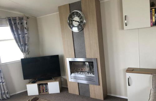 Seaside 2-Bed Caravan Retreat - Sleeps 6 & Parking - Foto 15