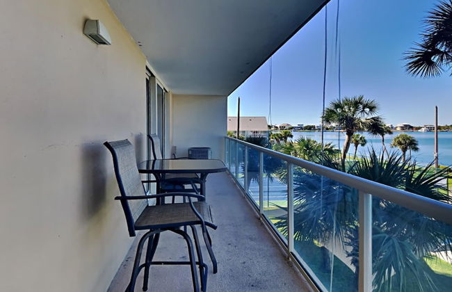 Sabine Yacht & Racquet by Southern Vacation Rentals - Foto 79