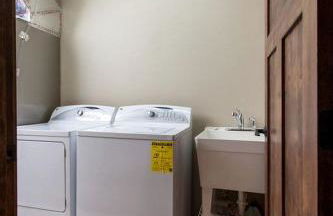 Family-Friendly Cabin Rental with Mountain Vistas near West Glacier, Montana - Foto 16