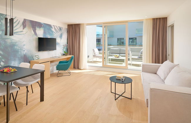 Amphora's Garden - Photo 28