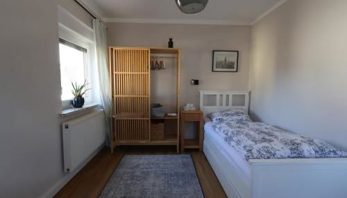 5-Zi. Wohnung in Bahnhofsnähe - 24/7 self-check-in - Foto 4, wardrobe