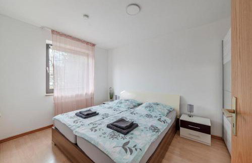 Schöne, möblierte Wohnung mit Balkon und Tiefgarage - Foto 3