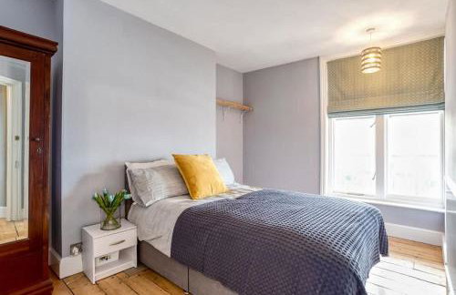 6BR Luxury Beach House Hot Tub & Sea Views - Foto 8