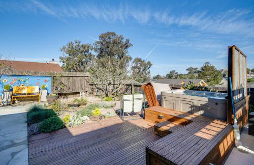 Seaside Home with Hot Tub and Patio Close to Beaches! - Foto 25