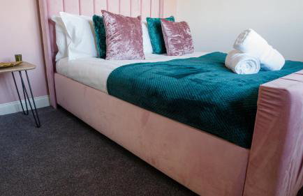 The Snug, ideal for sporting events and city breaks, hidden nook in the Heart of Newcastle, with parking, Wifi, Smart Tv, close to all local travel links - Foto 25