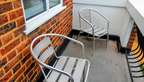 Vauxhall Central - Spacious 3-Bed Serviced Apartment- Balcony-Free Parking - Lift - Sleeps 7 - Foto 4