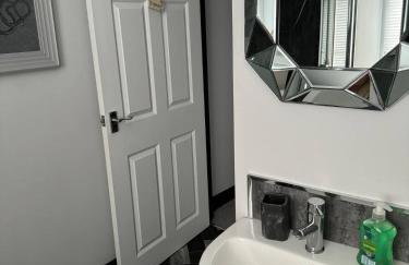 Lowther Apartment - 2 Bedrooms - Sleeps 4 - Photo 7