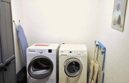 Zentral und großzügig Wohnen - Smart-TV mit streaming Apps - 1 bis 4 Personen - Küche mit Bar - kostenlose Parkzone - Photo 11