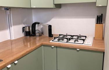 Lakefront Apartment with Panoramic Pool - Foto 14