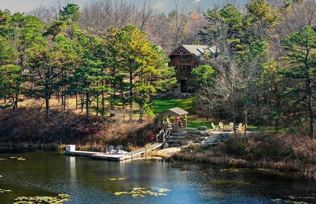 Deer Haven Cabin by Avantstay Waterfront Dock Firepit - Photo 57