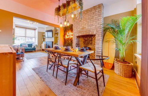 Boho Beach House Hot Tub, 3 Bedroom - Foto 1