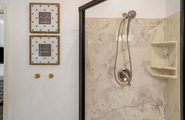 Kings Hideaway - Near DT! - Foto 33