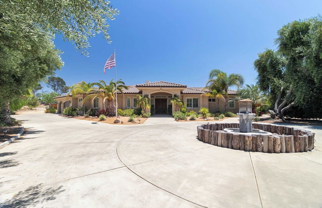 Bear Bridge by Avantstay Hilltop Haven in Temecula w/ Views, Putting Green & Hot Tub - Foto 39