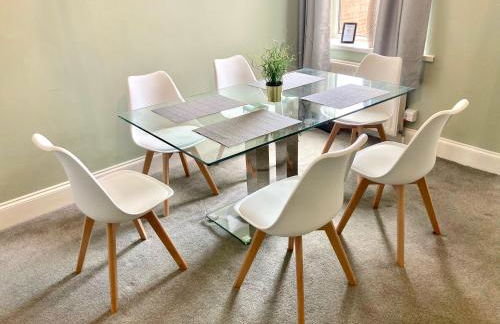 No 7 - 3 Bed House, Parking, Walkable to City, Quiet Location - Foto 7