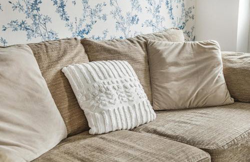 3BR Home with Garden & Free Parking - Foto 24