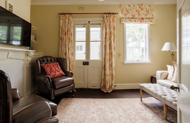 Wollaston House by the BnB Collection - Photo 20